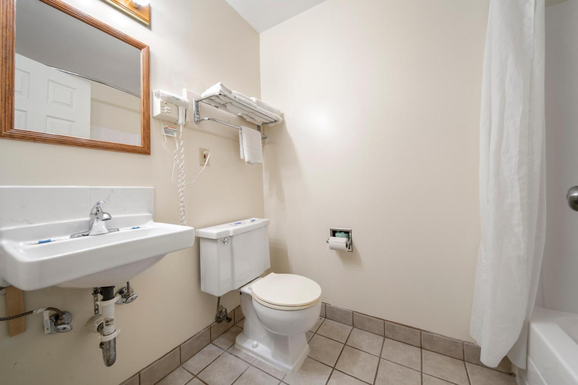 Thumb Heritage Inn Sandusky Kamer foto