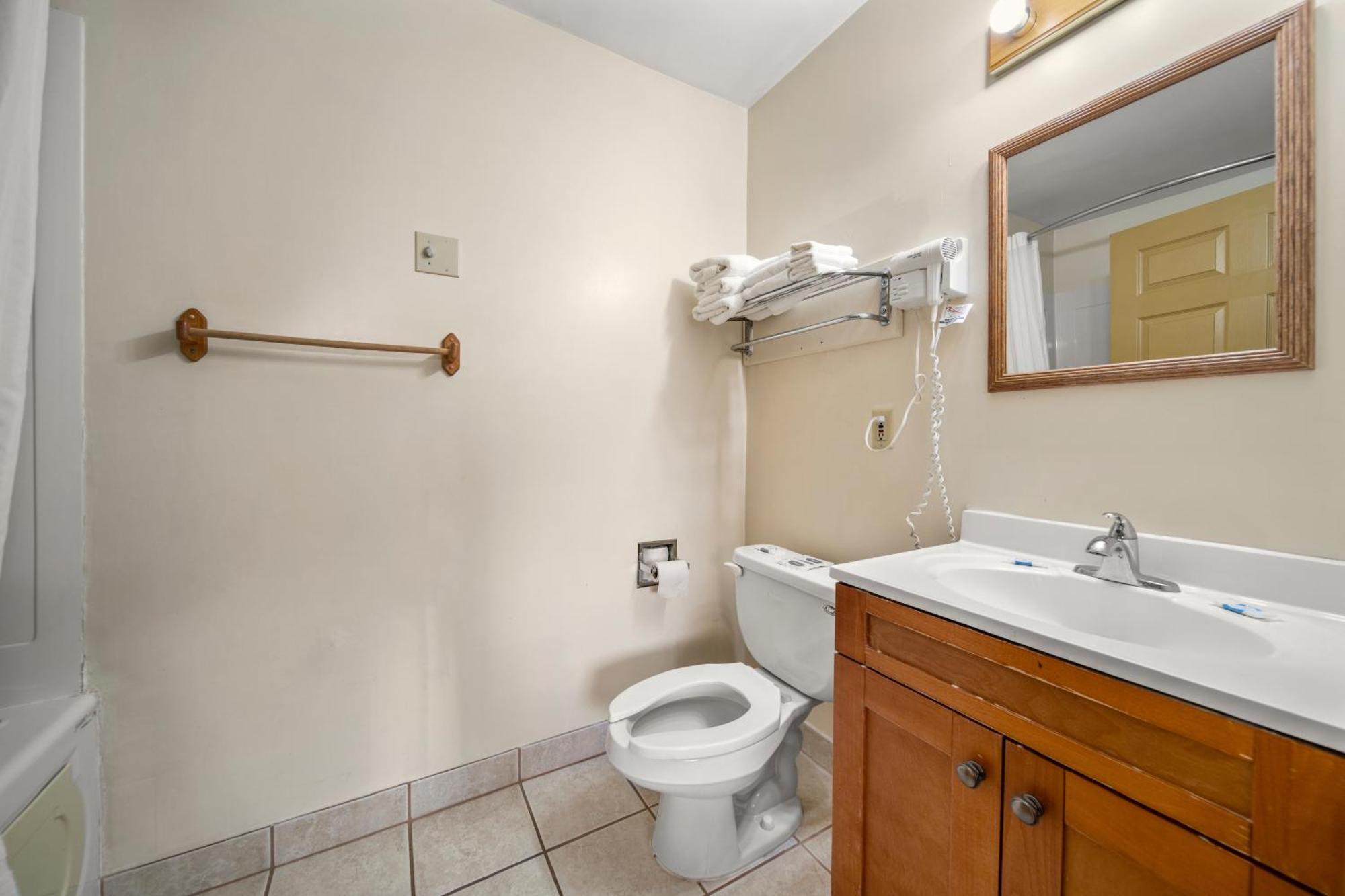 Thumb Heritage Inn Sandusky Kamer foto