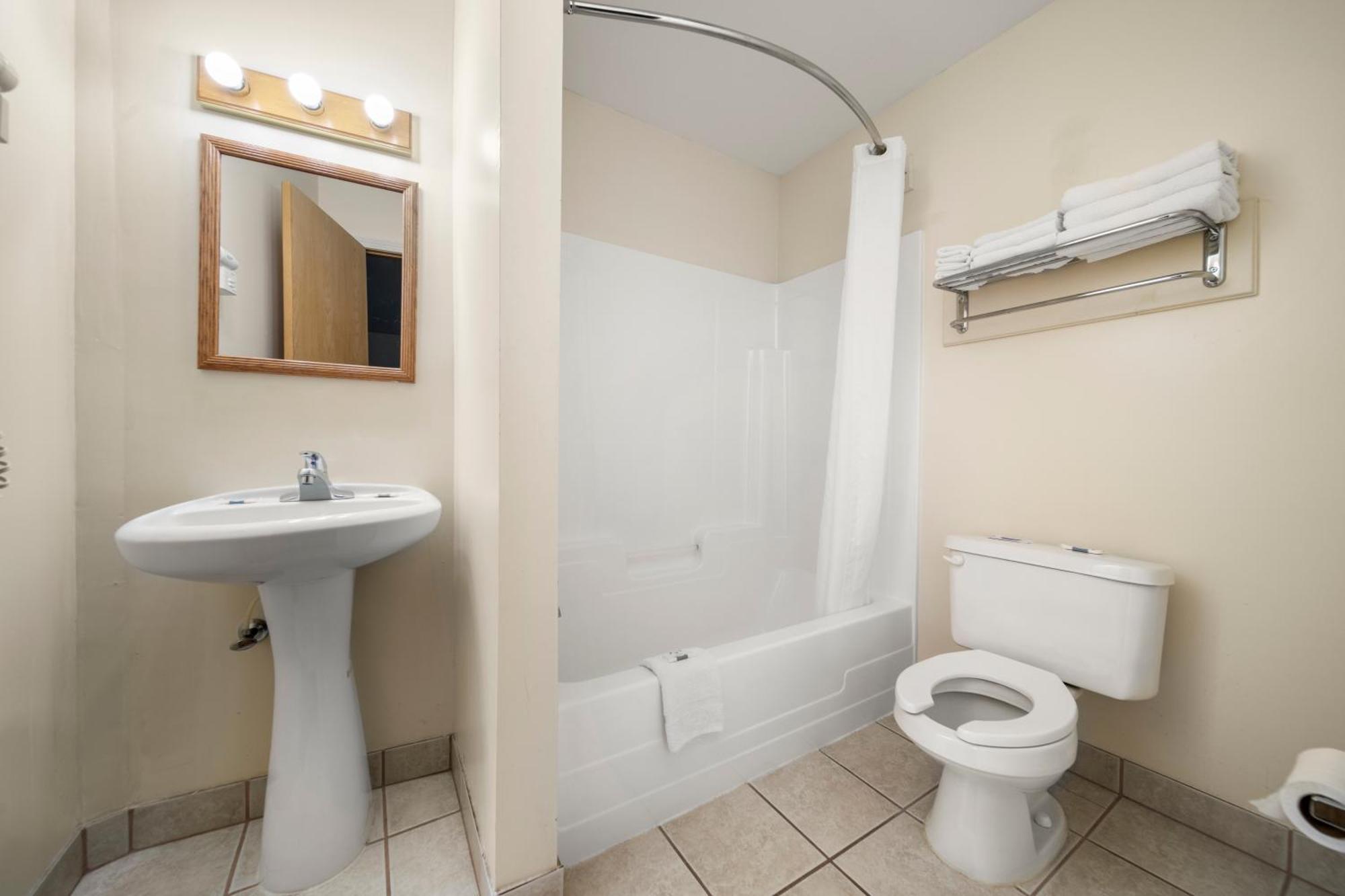 Thumb Heritage Inn Sandusky Kamer foto